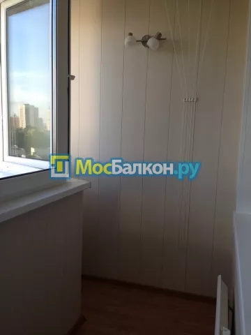 Отделка балкона и лоджии пластиковыми ПВХ панелями в Щербинке от компании МосБалкон