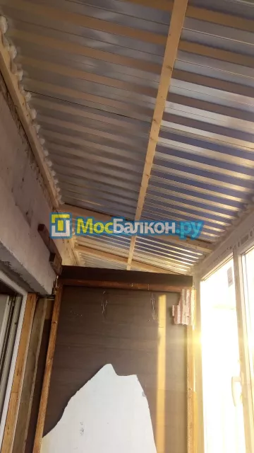 Крыша на балконе в Щербинке монтаж и ремонт по выгодной цене от МосБалкон