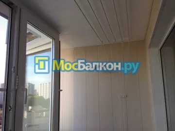 Отделка балкона и лоджии пластиковыми ПВХ панелями в Щербинке от компании МосБалкон