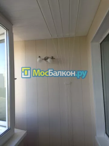 Отделка балкона и лоджии пластиковыми ПВХ панелями в Щербинке от компании МосБалкон