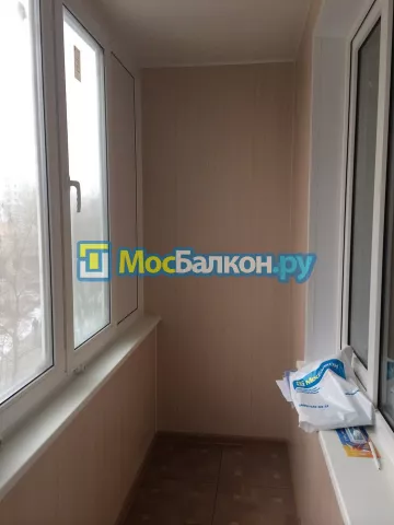 Отделка балкона и лоджии пластиковыми ПВХ панелями в Щербинке от компании МосБалкон