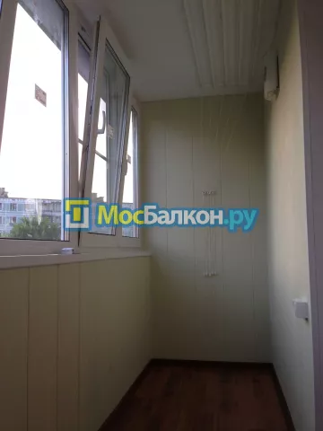 Отделка балкона и лоджии пластиковыми ПВХ панелями в Щербинке от компании МосБалкон