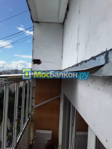 Крыша на балконе в Щербинке монтаж и ремонт по выгодной цене от МосБалкон