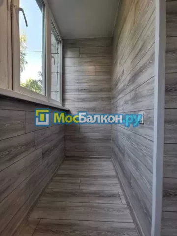 Отделка балкона и лоджии пластиковыми ПВХ панелями в Щербинке от компании МосБалкон