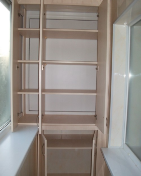 Изготавливаете ли шкаф на балкон недорого по эскизам заказчика?